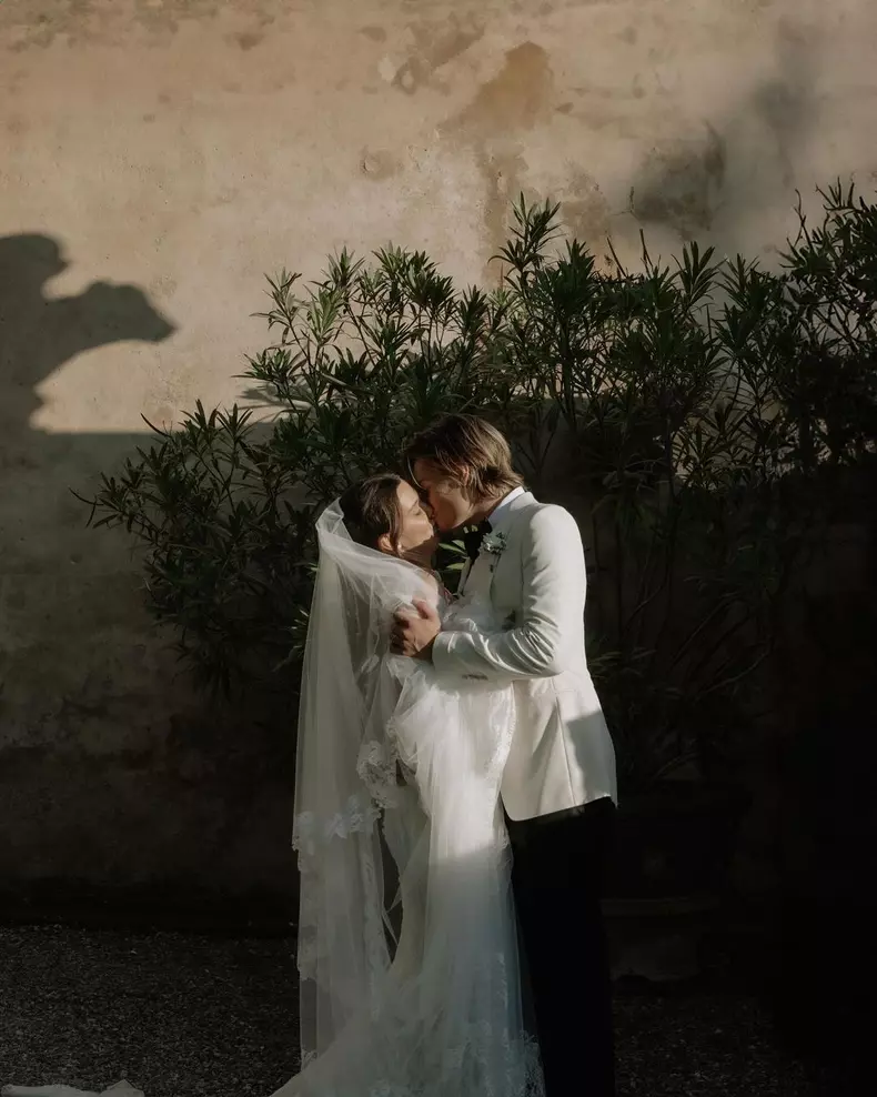 Millie Bobby Brown și Jake Bongiovi nuntă (2)