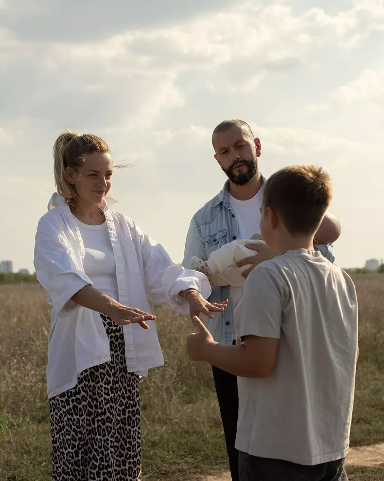 Victoria Raileanu, soțul și cei doi copii (3)