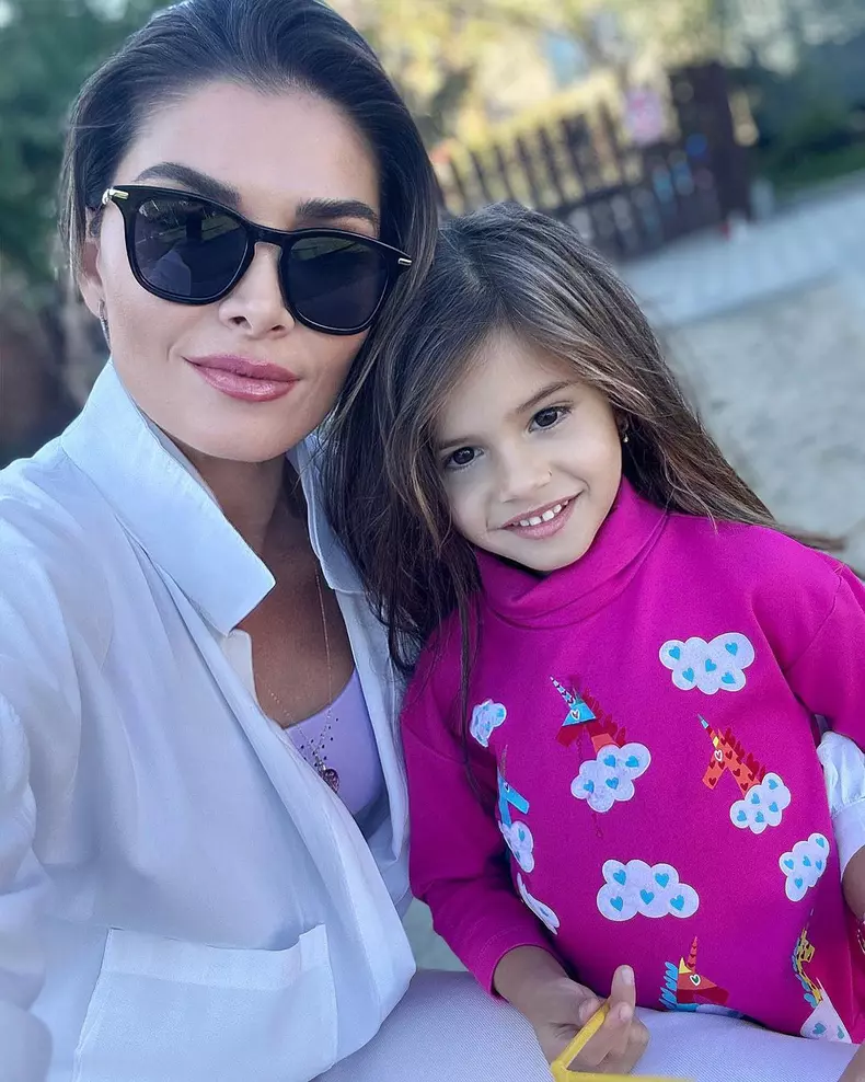 Alina Pușcaș și fiica ei