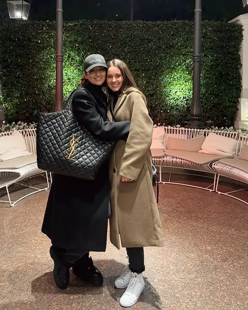 Lidia Buble și sora ei, Diana