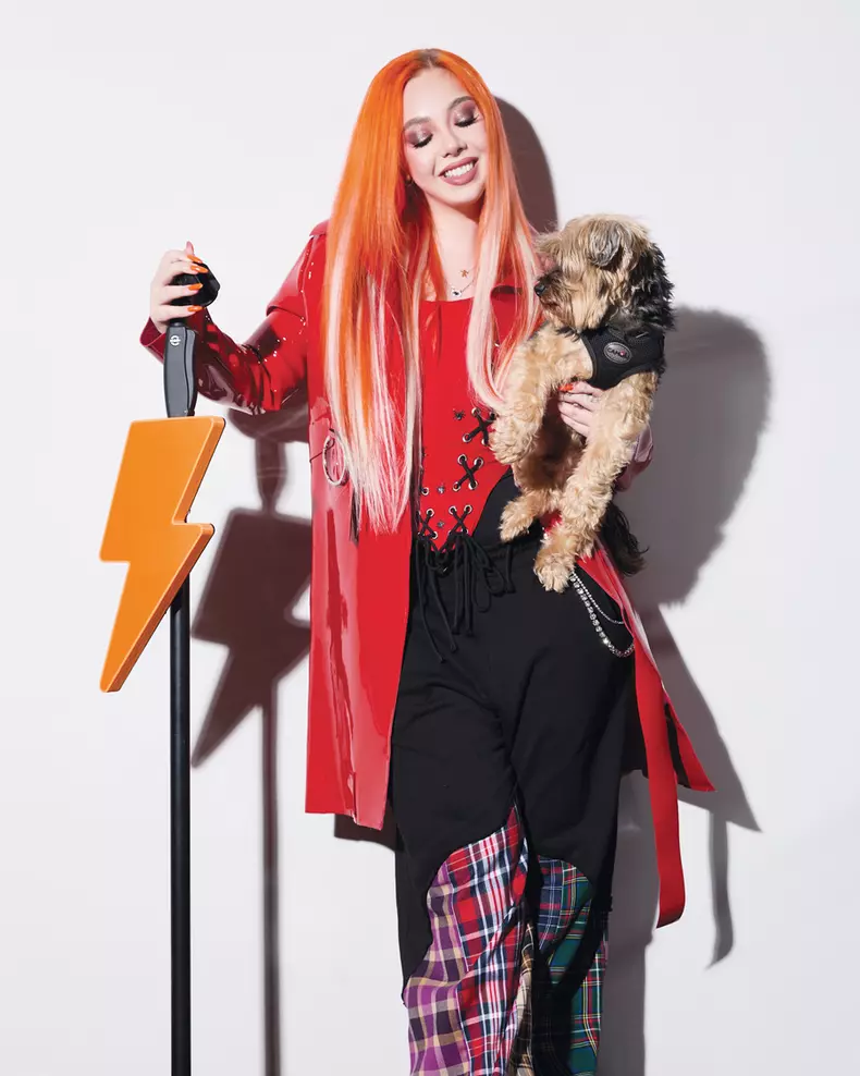 Olivia poartă piese create de Matei Laurențiu Cosmin