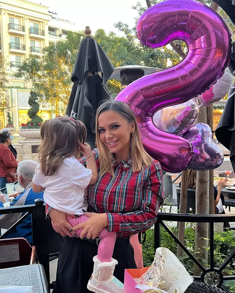 Andreea Antonescu și fiica ei, Venice