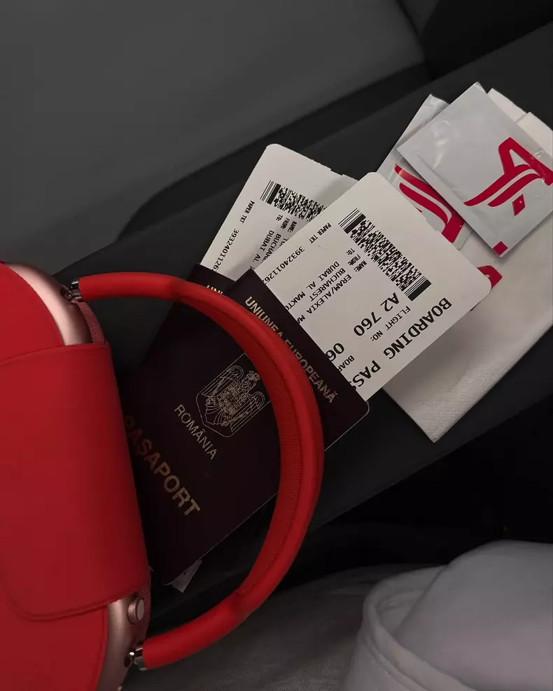 3. Alexia Eram a plecat în vacanță