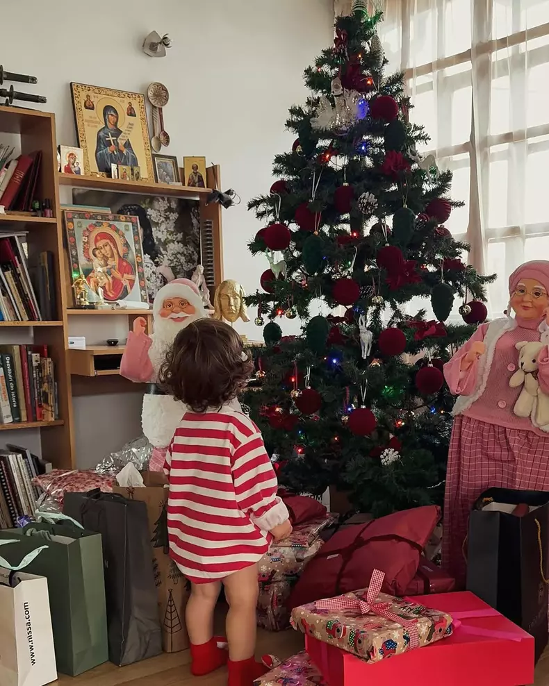 Sasha, fiul lui Theo Rose