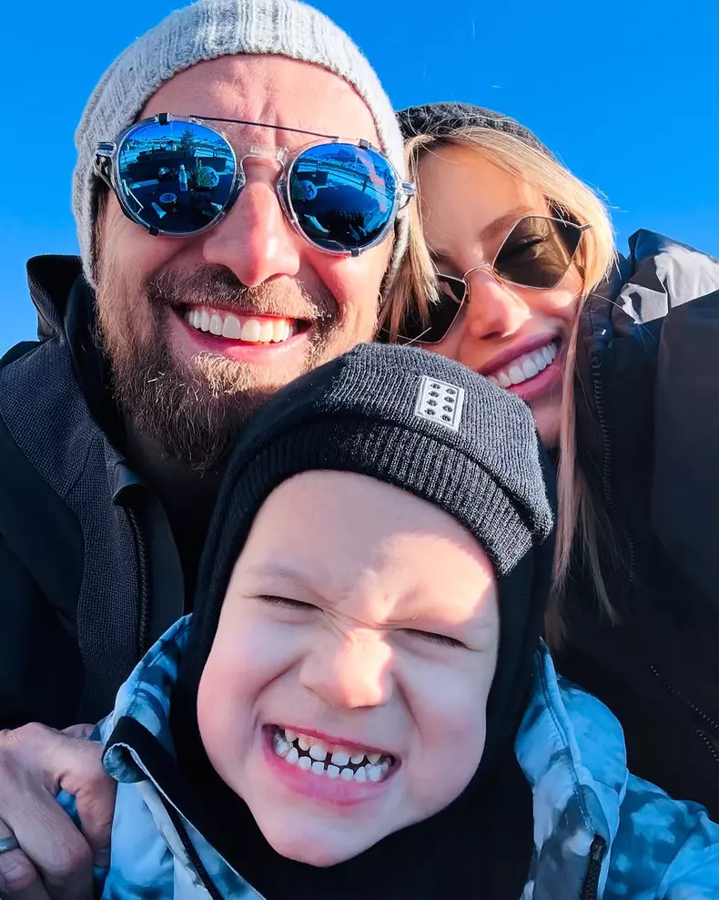 Gabriela Prisăcariu, Dani Oțil și fiul lor, Tiago (5)
