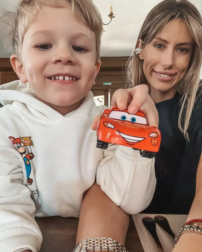 Gabriela Prisăcariu și fiul ei Tiago (1)