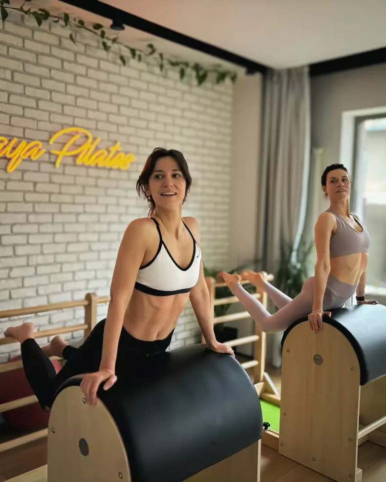 Dana Rogoz la pilates
