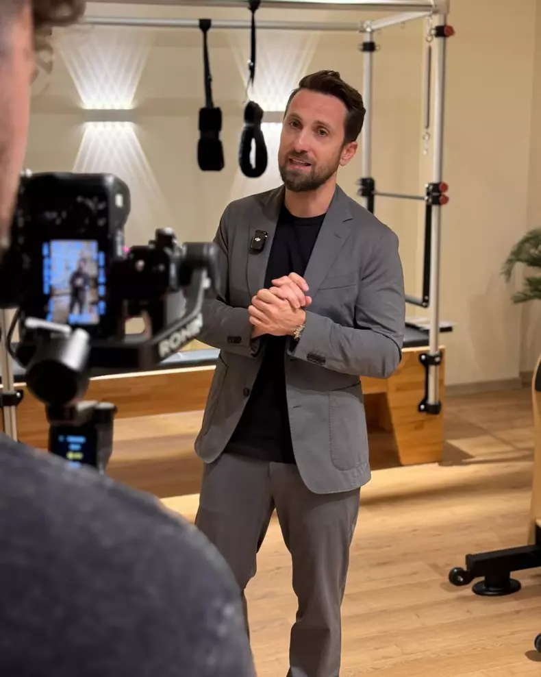 Dani Oțil și-a deschis studio de Yoga și pilates
