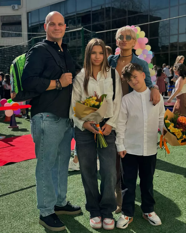 Giulia, Vlad și cei doi copii (2)