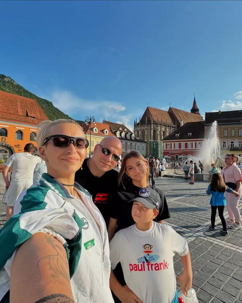 Giulia, Vlad și cei doi copii (4)