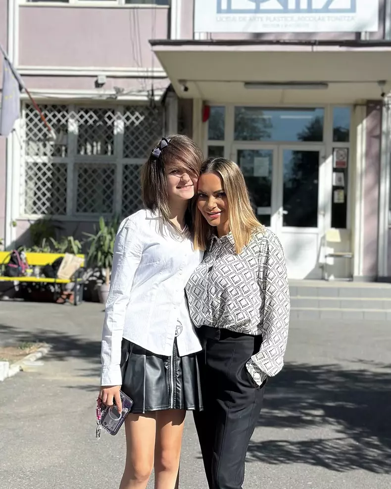Andreea Antonescu și fiica ei cea mare, Sienna (2)