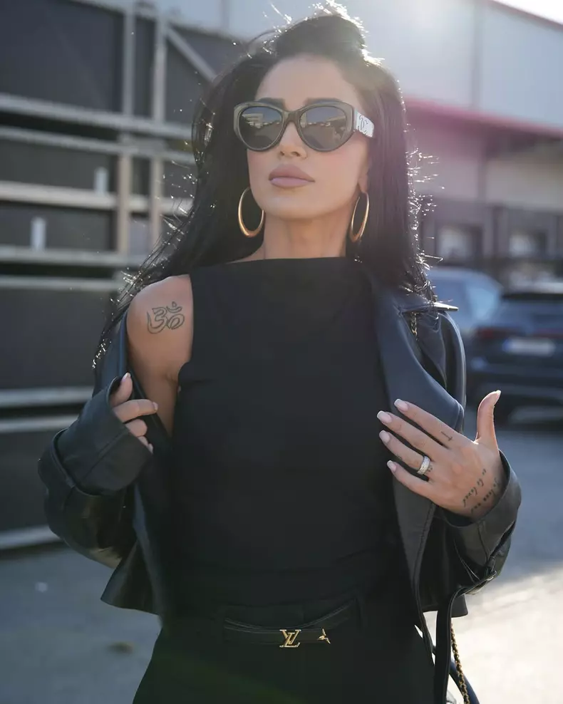 3. Adelina Pestrițu