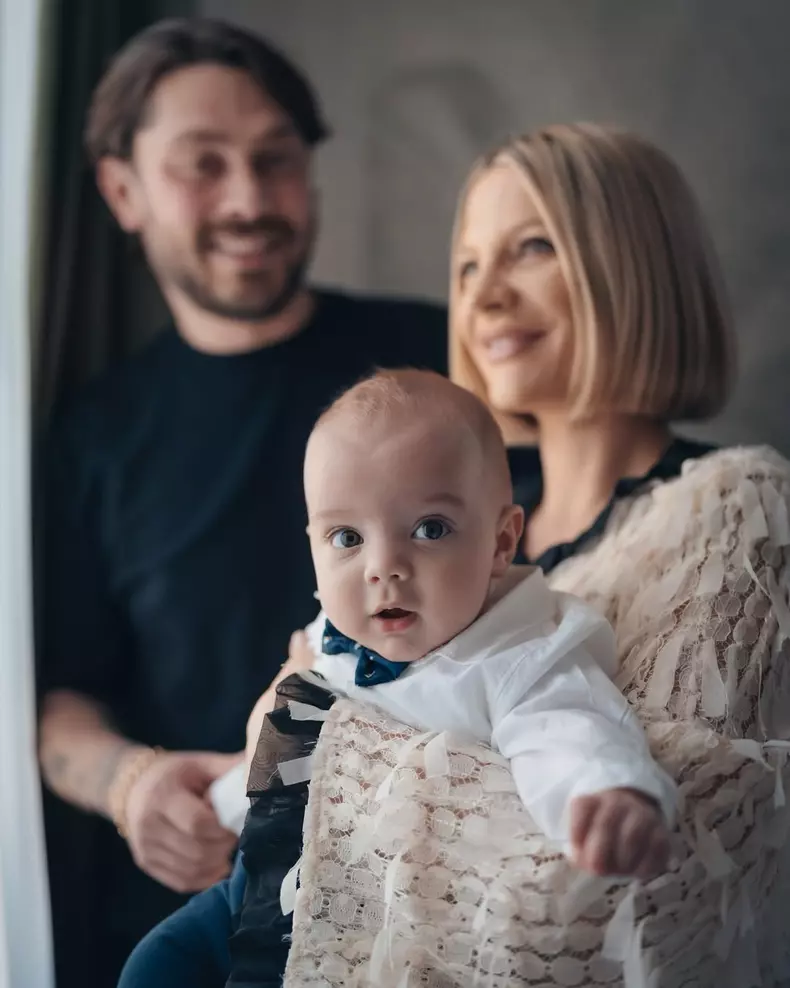 10. Ana Baniciu și fiul ei