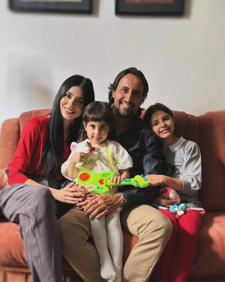 6. Cristina Ștefan și familia