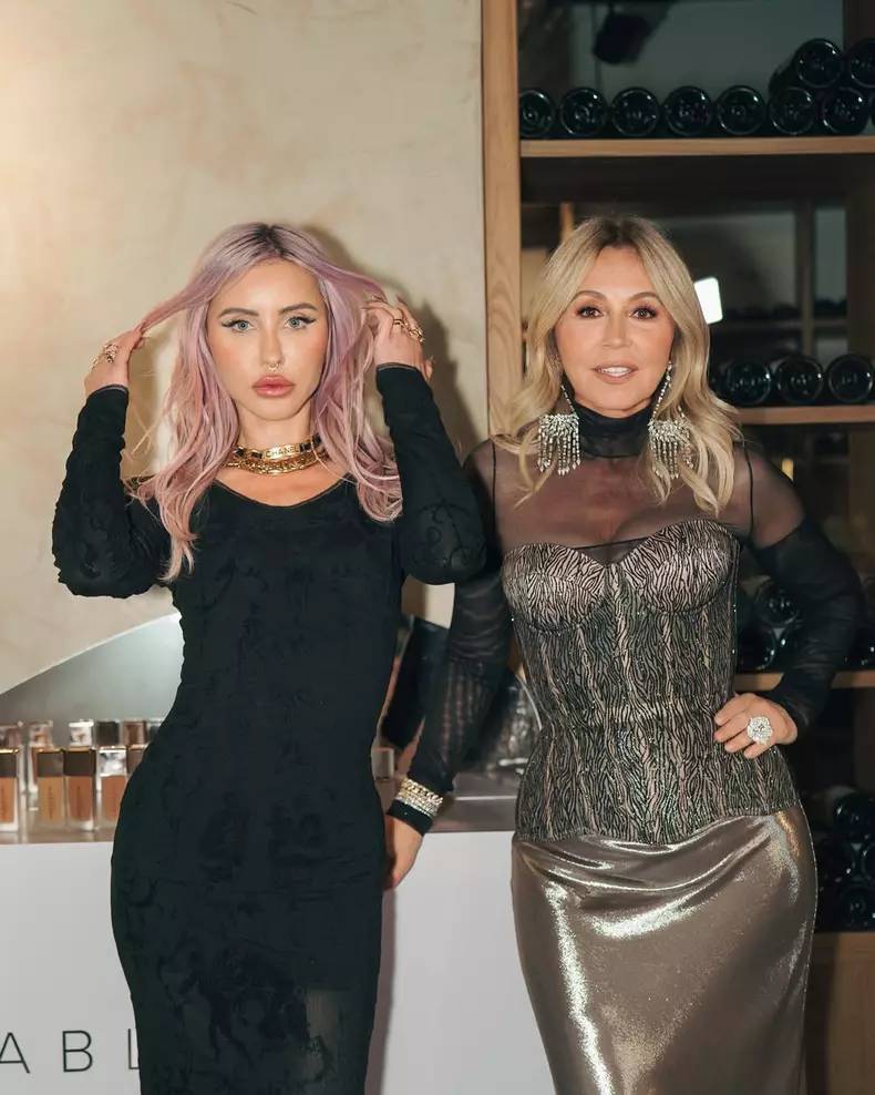Anastasia Soare și fiica ei, Norvina (1)