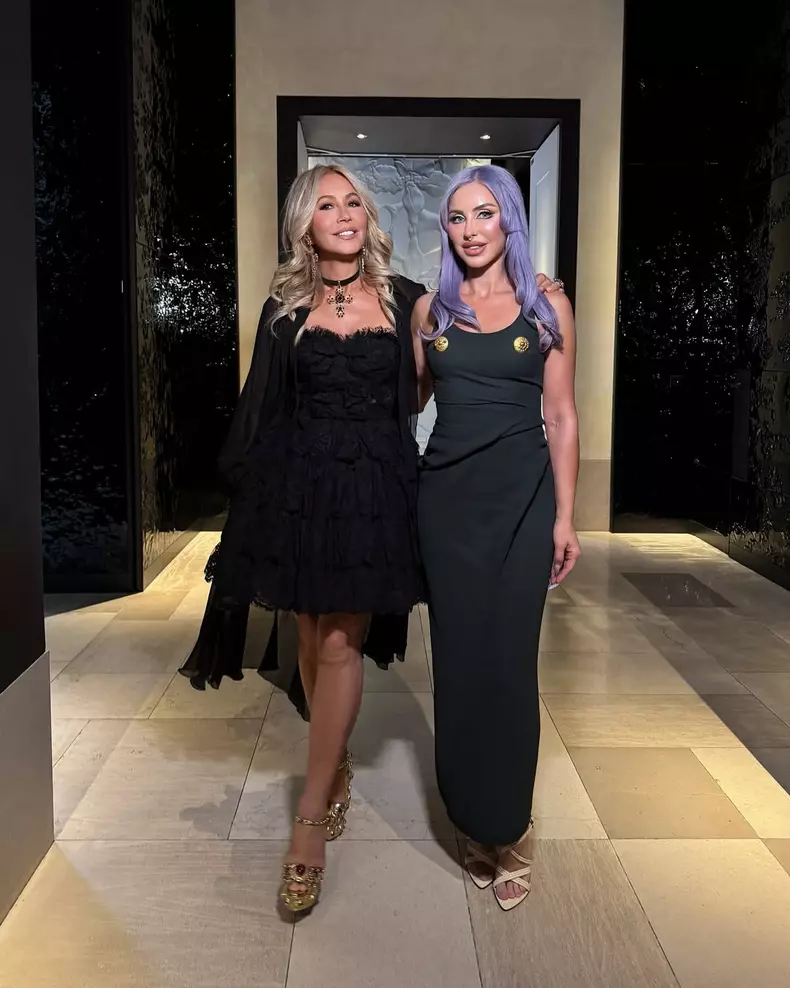 Anastasia Soare și fiica ei, Norvina (4)