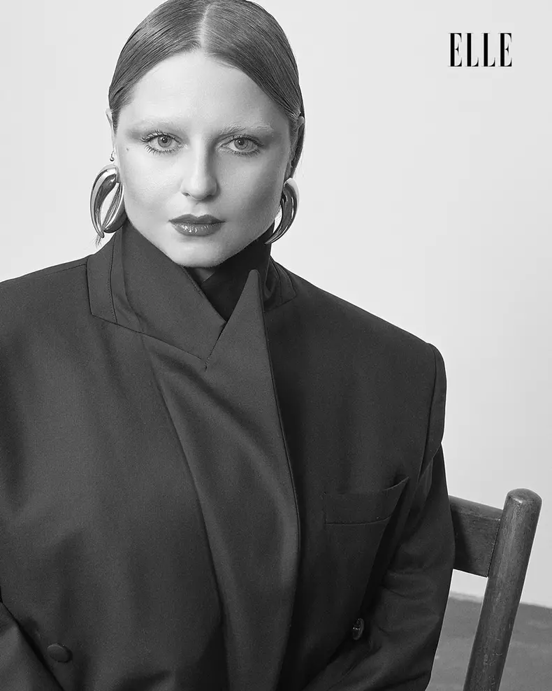 Mihaela Cherciu - Categoria BEST MAKE-UP ARTIST (poartă sacou Almaz și cercei H&M Studio)