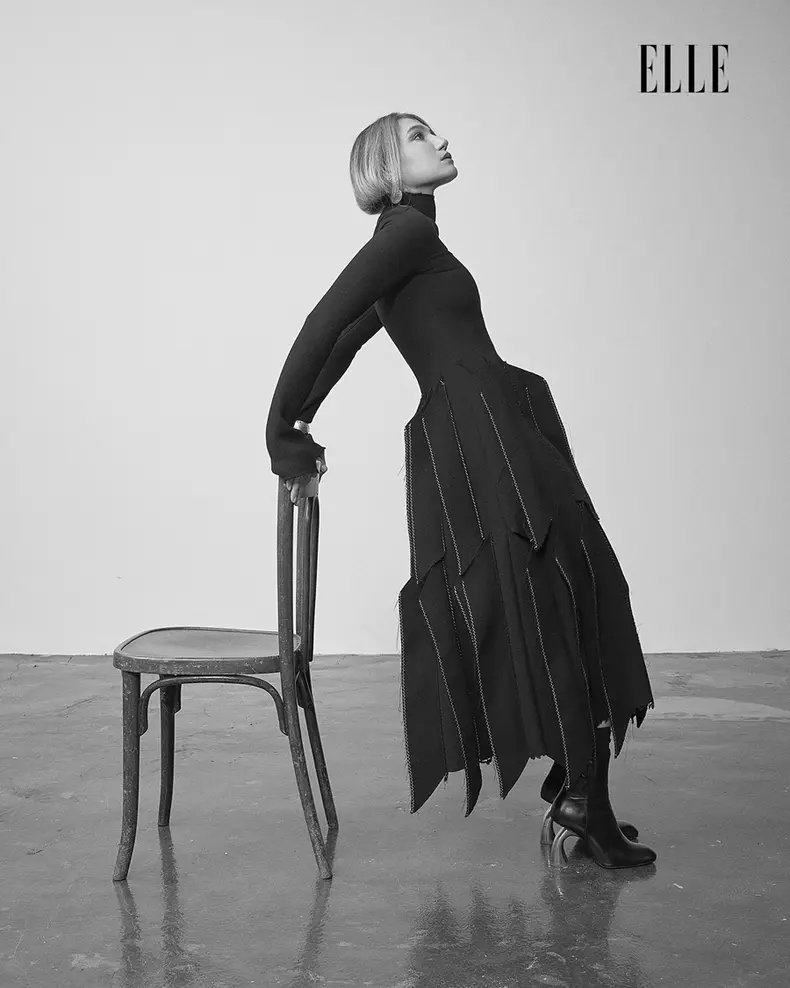 Raluca Leafu - Categoria BEST BRAND (poartă rochie AWAKE Mode, magazinul Aparterre, bijuterii Joule Project)