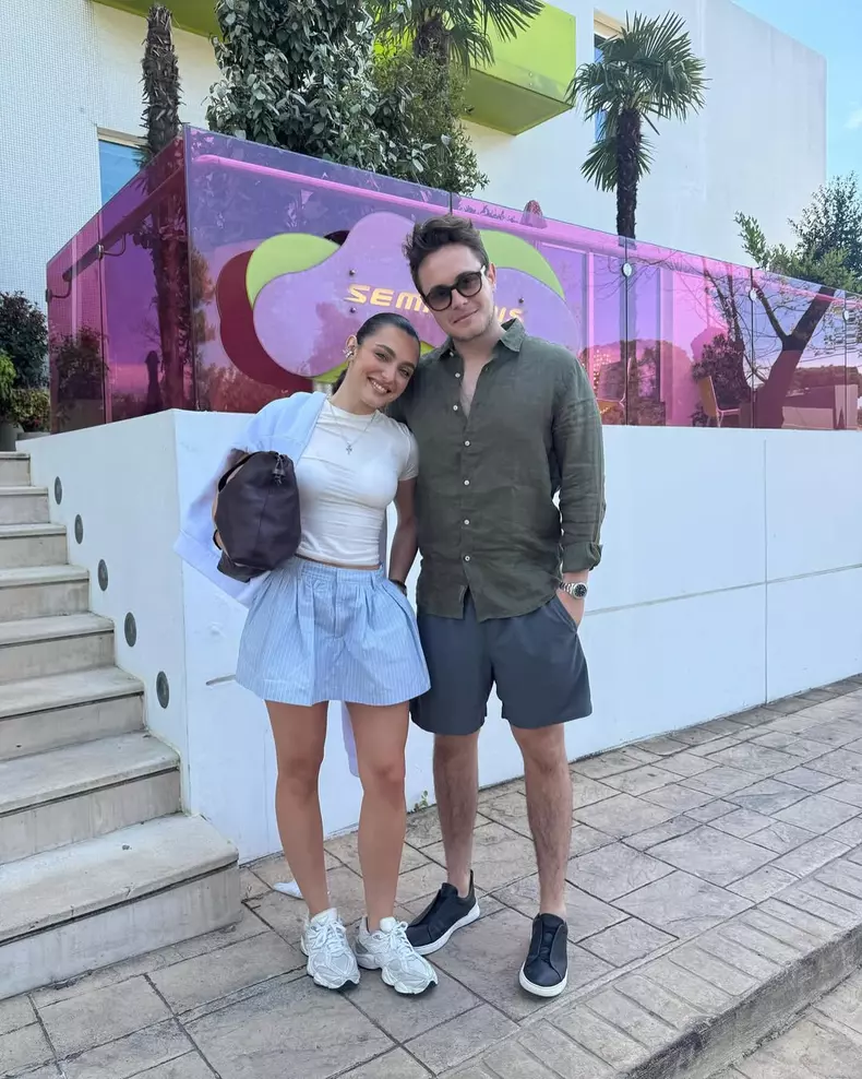 Aris & Alexia Eram (3)