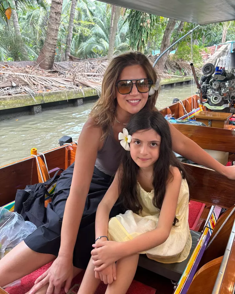 Amalia Enache și fiica ei