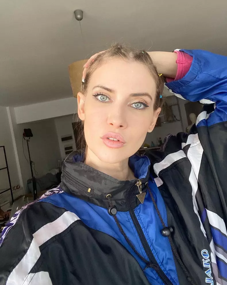 Iulia Albu, fotografii instagram (1)