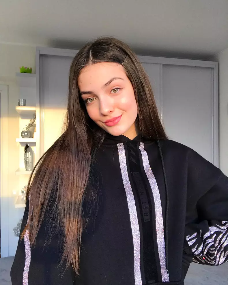 Andreea-Bostanica-82496438_1043160652690150_2077031456902742016_n