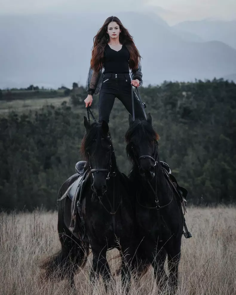 Cum arată astăzi fiica Bellei și lui Edward din seria Twilight. Mackenzie Foy are acum 20 de ani (8)