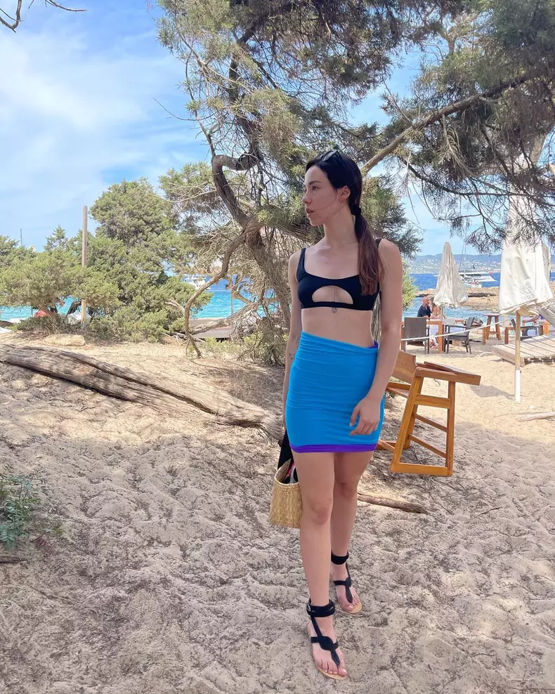 Cum arată fiica celebrului Eros Ramazzotti. Aurora Ramazzotti are 24 de ani și face furori pe plajă, în costum de baie (2)