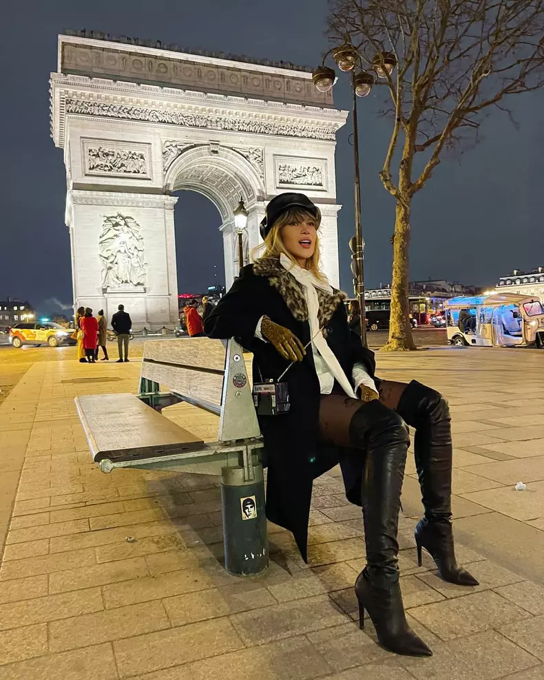 Lora, ședință foto provocatoare în Paris. Cum s-a pozat alături de iubitul ei. „Flirt în Paris” (31)