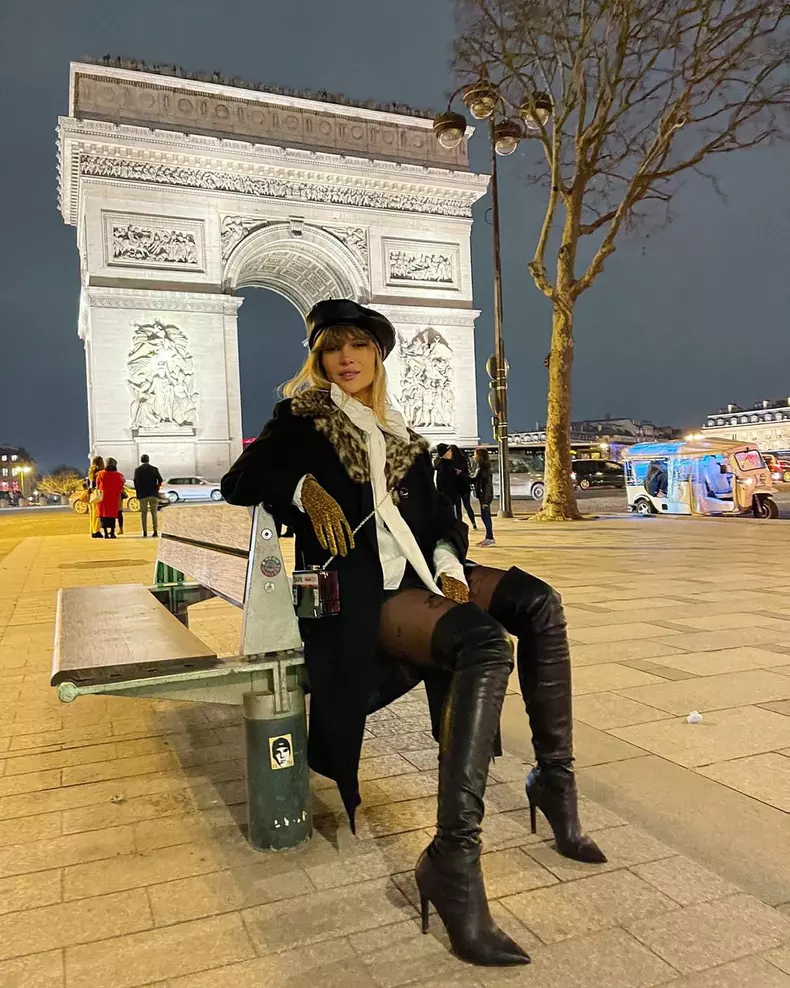 Lora, ședință foto provocatoare în Paris. Cum s-a pozat alături de iubitul ei. „Flirt în Paris” (32)