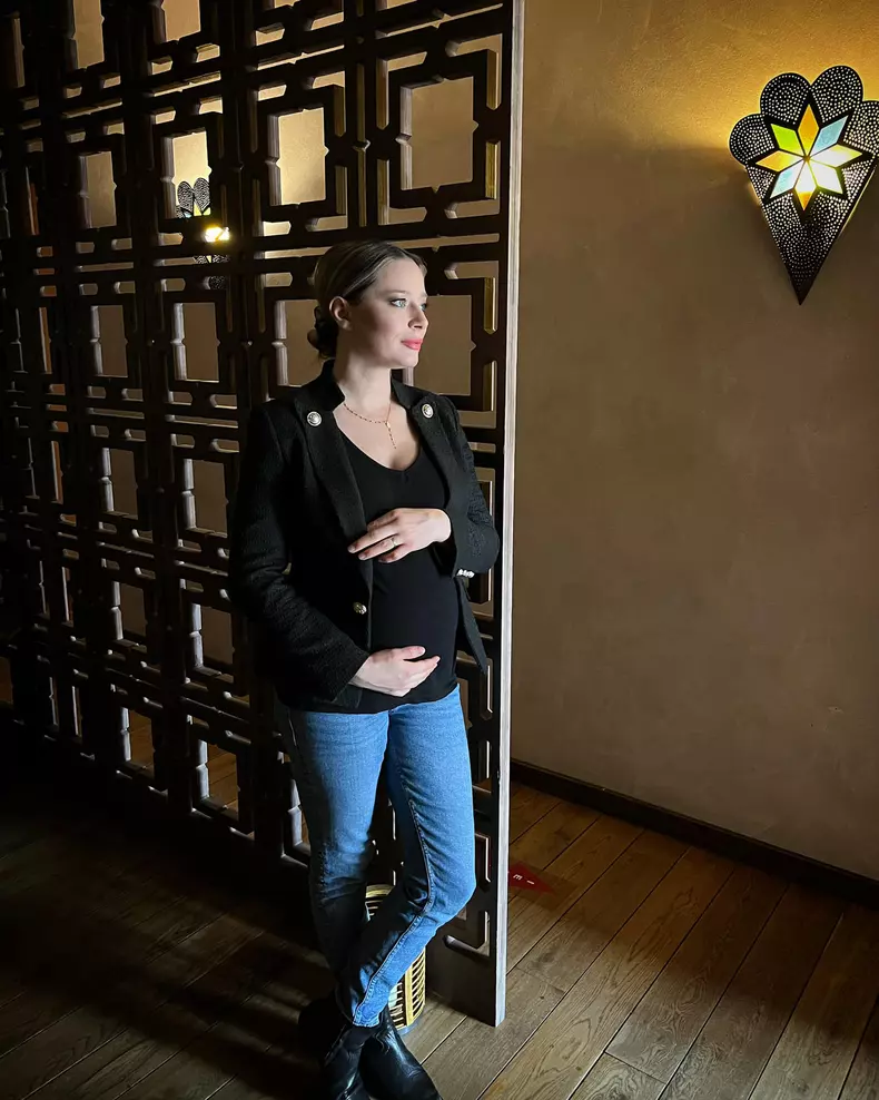 Laura-Cosoi-277758752_516369773191254_3425655718150372661_n