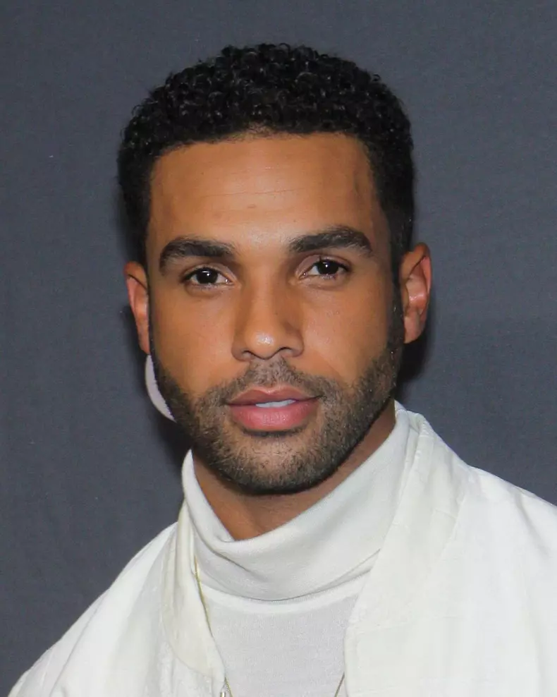 Lucien Laviscount, Alfie din „Emily in Paris”, se întoarce în sezonul 3 al serialului Netflix