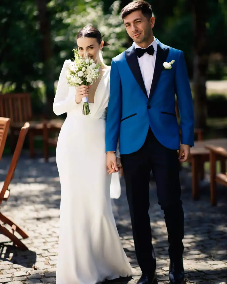 Cum-a-cunoscut-o-Mircea-Bravo-pe-sotia-lui.-2