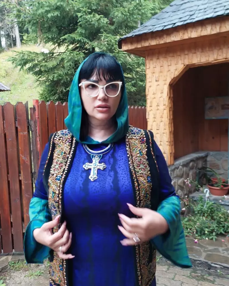 Ozana-Barabancea-si-a-deschis-o-firma-de-evenimente-4