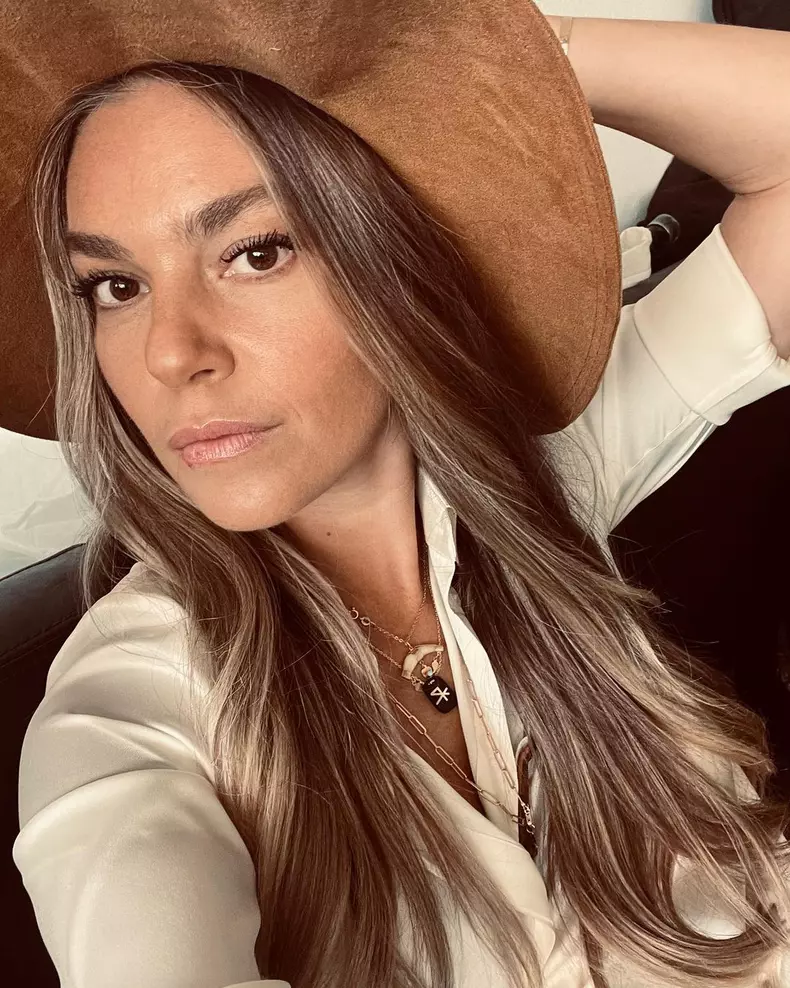 asli enver 2022