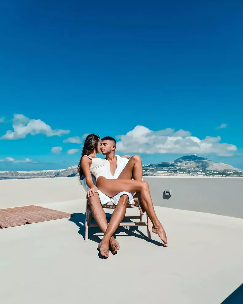 Ana-Maria Barnoschi s-a logodit în Santorini. Primele imagini cu inelul de logodnă