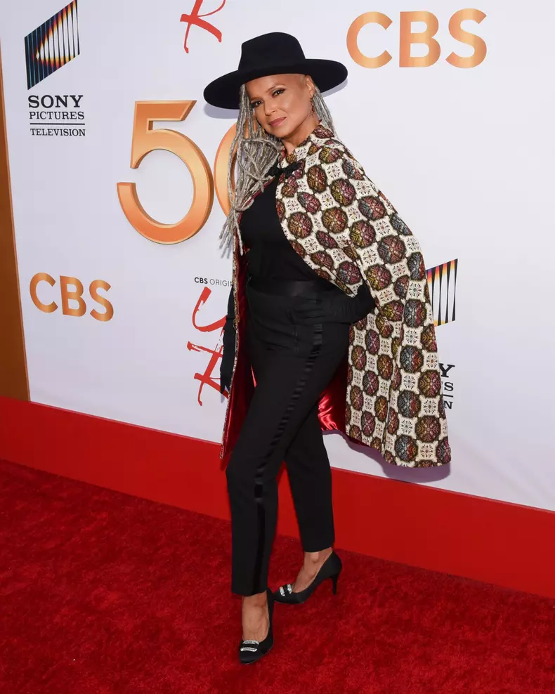 Victoria Rowell - Aniversarea a 50 de ani de la lansarea Tanar si nelinistit