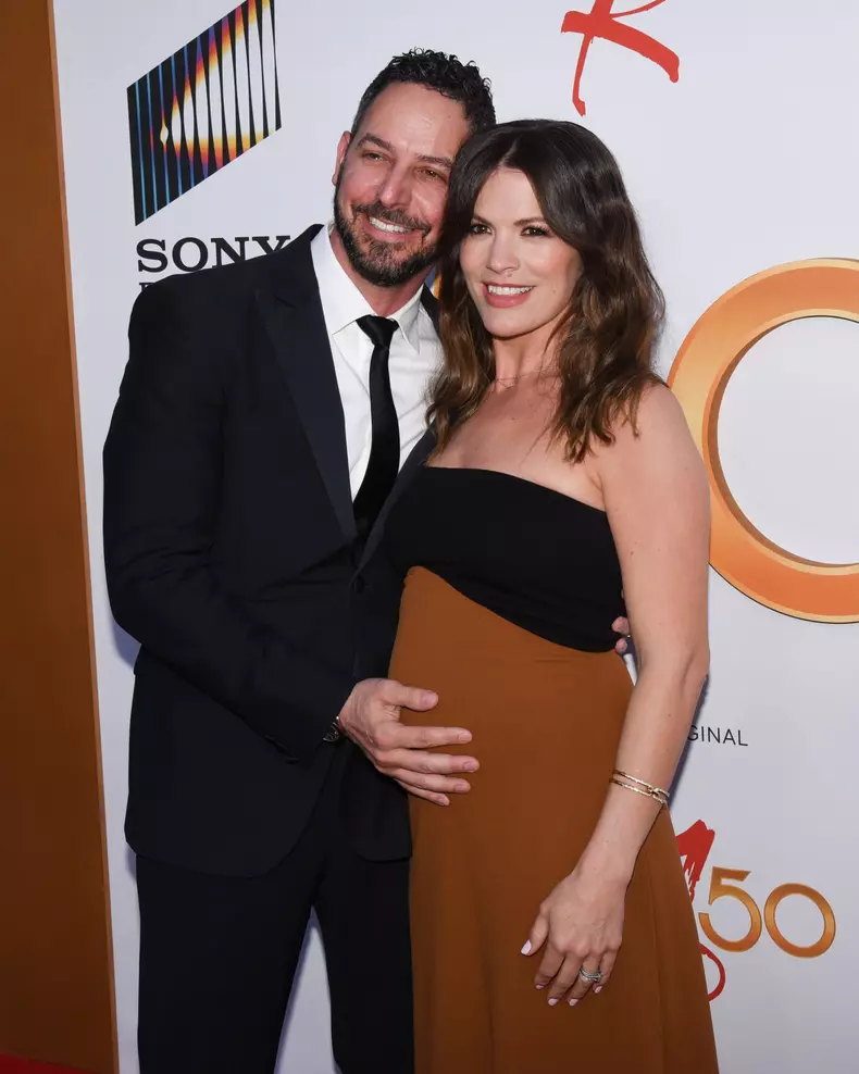 Matt Katrosar si Melissa Claire Egan - Aniversarea a 50 de ani de la lansarea Tanar si nelinistit