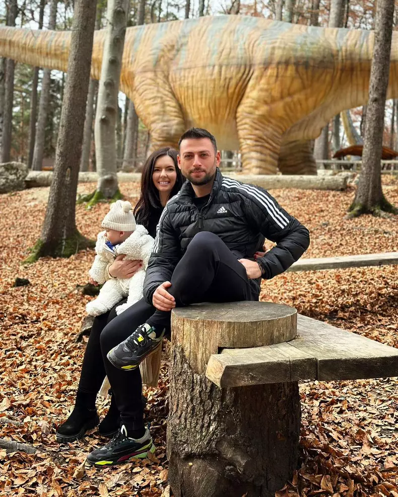 radu-andrei-tudor-alaturi-de-fiul-sau.-cat-de-adorabil-este-micutul-david.-este-si-primul-paste-al-copilului-nostru-2