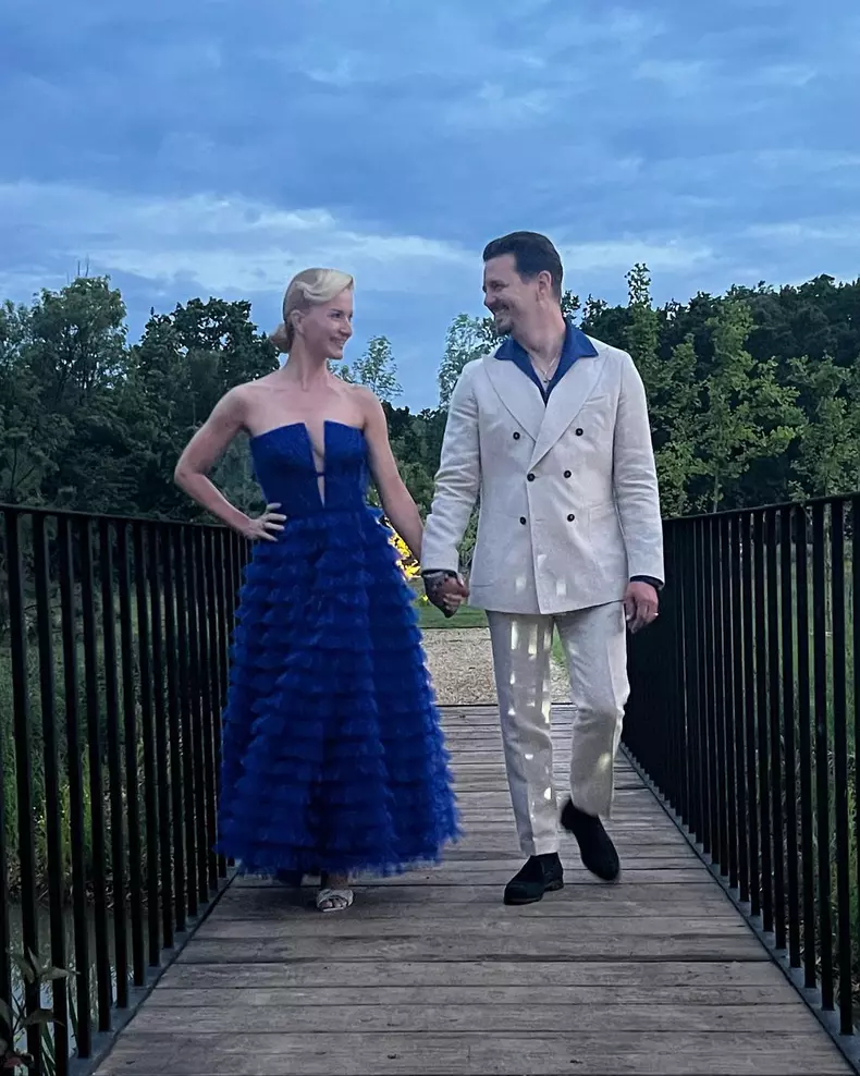 mihai-si-elwira-petre-nunta-smiley-si-gina-1