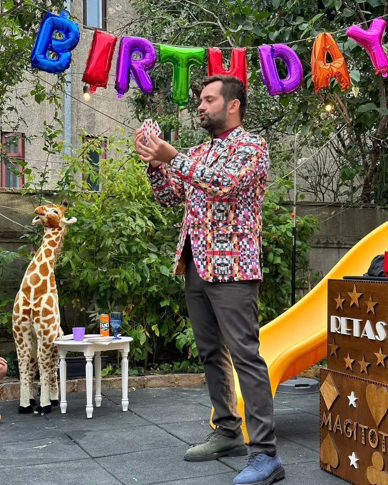 Laura Cosoi, petrecere în avans pentru fiica sa, Lara. Mezina familiei va împlini 1 an