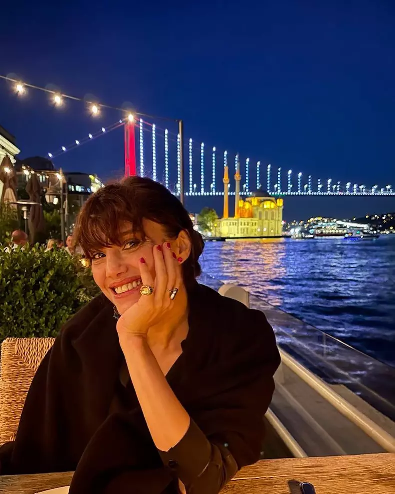 Nehir Erdogan este progagonista din Melek, noul serial de la Kanal D