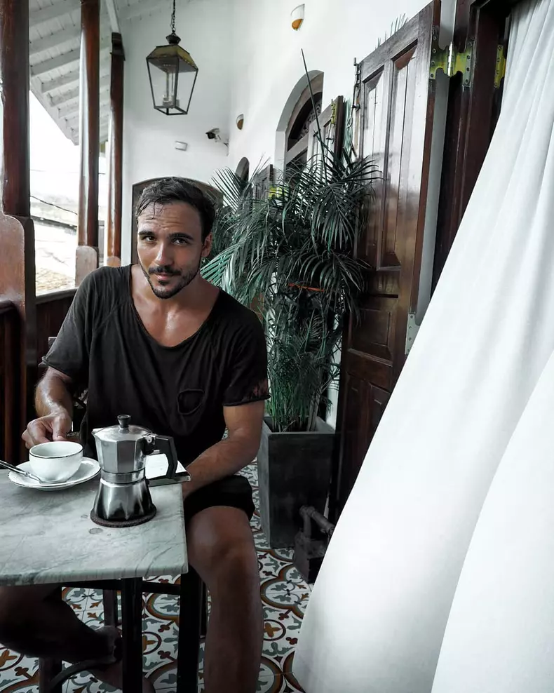 Matei Negrescu, o ispită supremă în Lasă-mă, îmi place! Camera 609. „Mă regăsesc în Victor destul de mult”. EXCLUSIV