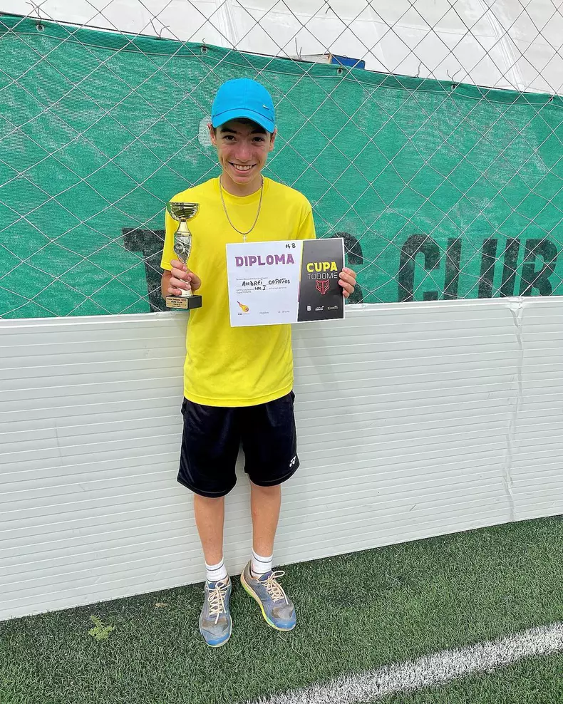 Cum arată acum fiul lui Dan Capatos. Andrei se laudă cu premii importante în tenis, la doar 12 ani