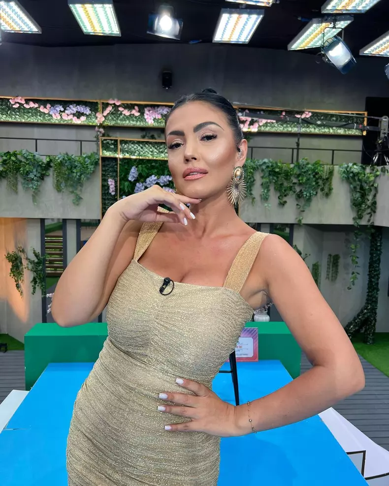 de-ce-nu-se-uita-andreea-mantea-la-emisiunile-ei-5