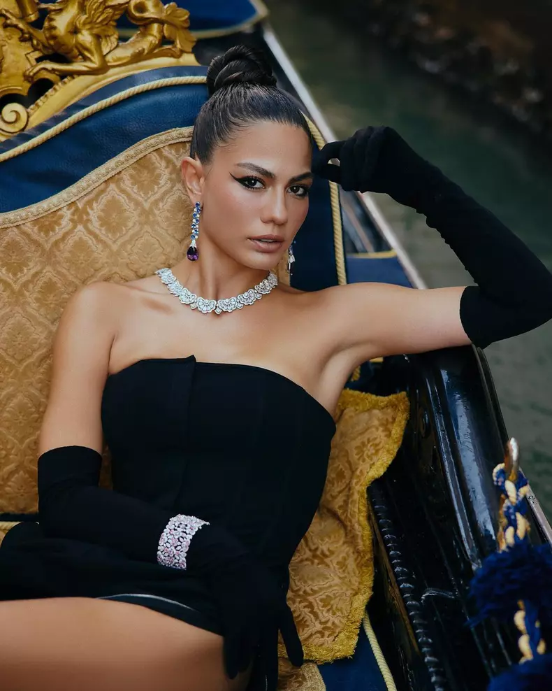 Demet Özdemir, premiată la Festivalul de Film de la Veneția. Cum a strălucit turcoaica