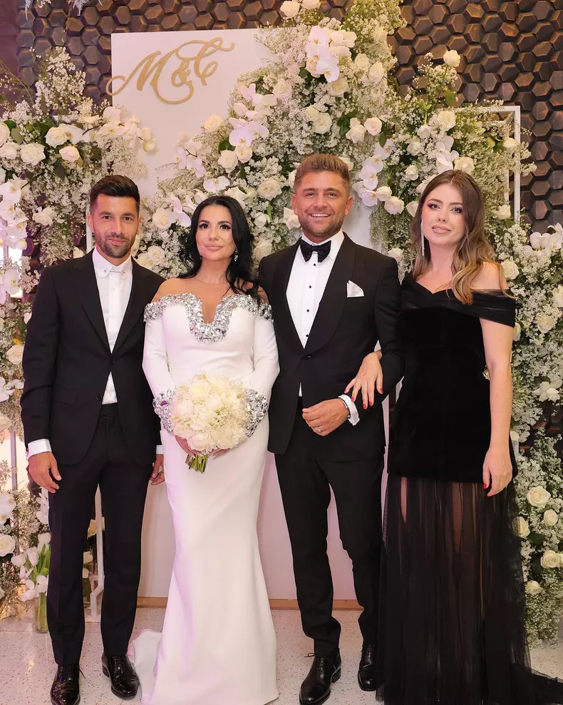 Costin Gheorghe și Maria Cușu s-au căsătorit. Elena Gheorghe, nașă de cununia la nunta fratelui ei. Primele Imagini