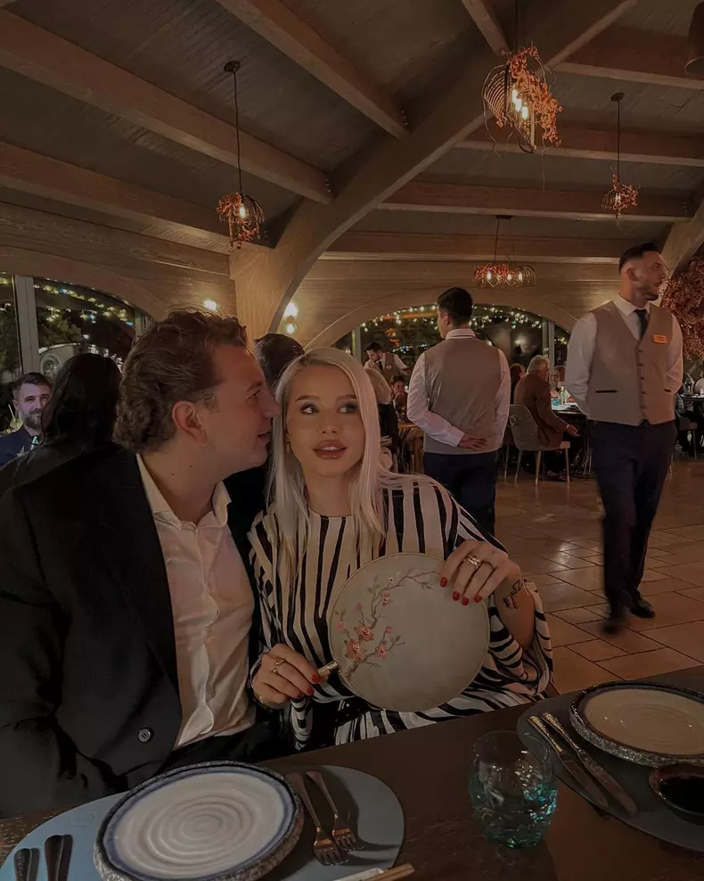 Alex Militaru, soțul lui Carmen Grebenișan, este adoptat  (1)