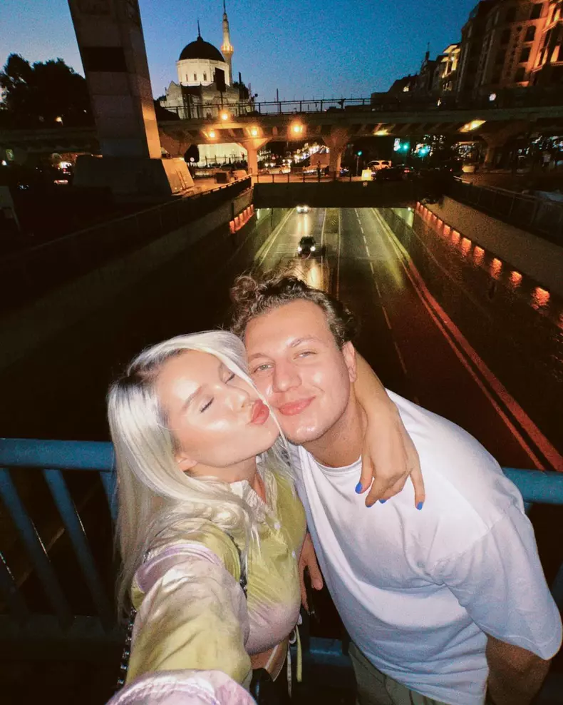 Alex Militaru, soțul lui Carmen Grebenișan, este adoptat  (4)