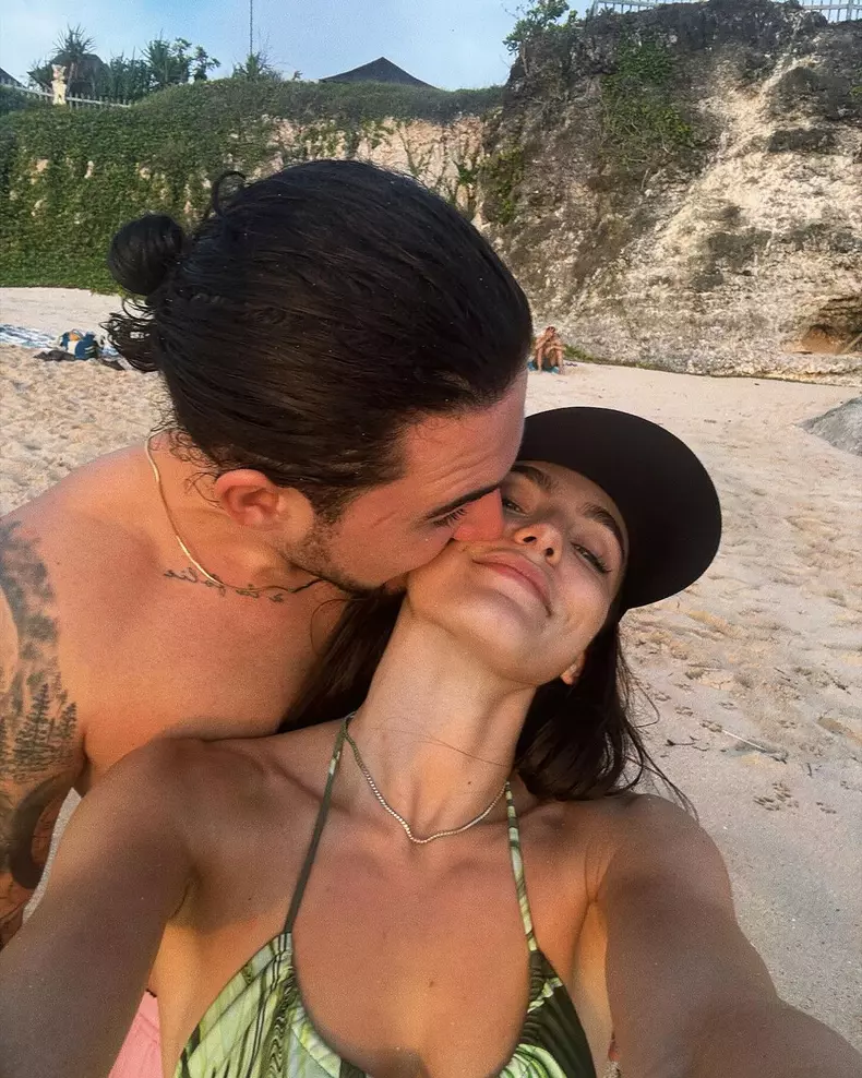 Alexia Eram și Mario Fresh, ipostaze tandre în Bali  (7)
